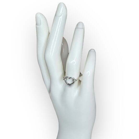 Vintage Sterling Silver Heart Ring Size 6.75 - Picture 3 of 9